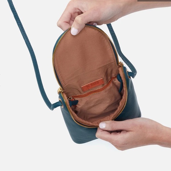 BNWT HOBO “Fern” Crossbody/Shoulder Purse Bag Pebbled Leather Midnight Teal - Picture 5 of 8